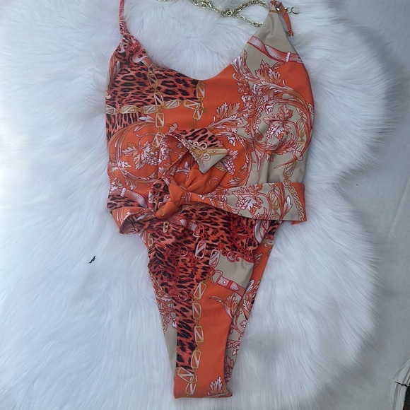New GUESS One Piece Swimsuit SZ S - Picture 7 of 9